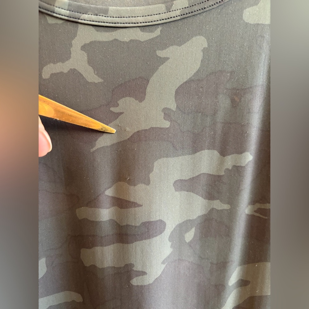 Lululemon Camouflage Short Sleeve Athletic T-Shirt - Picture 3 of 3